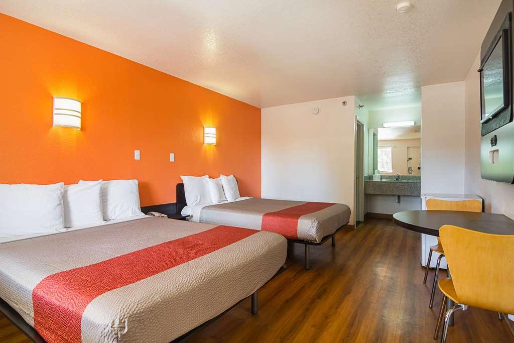 Prado del Sol Motel 6 Chandler الغرفة الصورة
