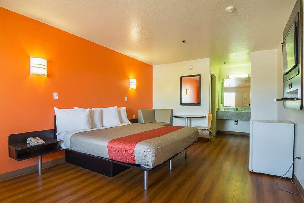 Prado del Sol Motel 6 Chandler الغرفة الصورة