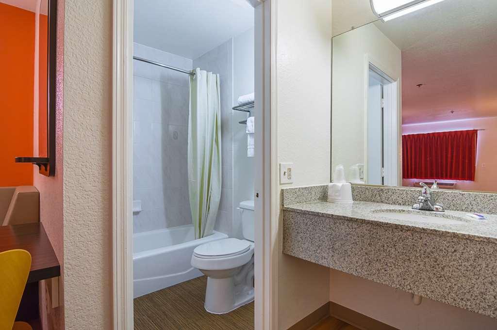 Prado del Sol Motel 6 Chandler الغرفة الصورة
